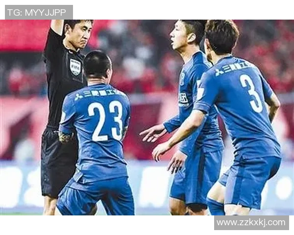 国安与鲁能比赛中争议视频引发热议球迷热议裁判判罚是否公正